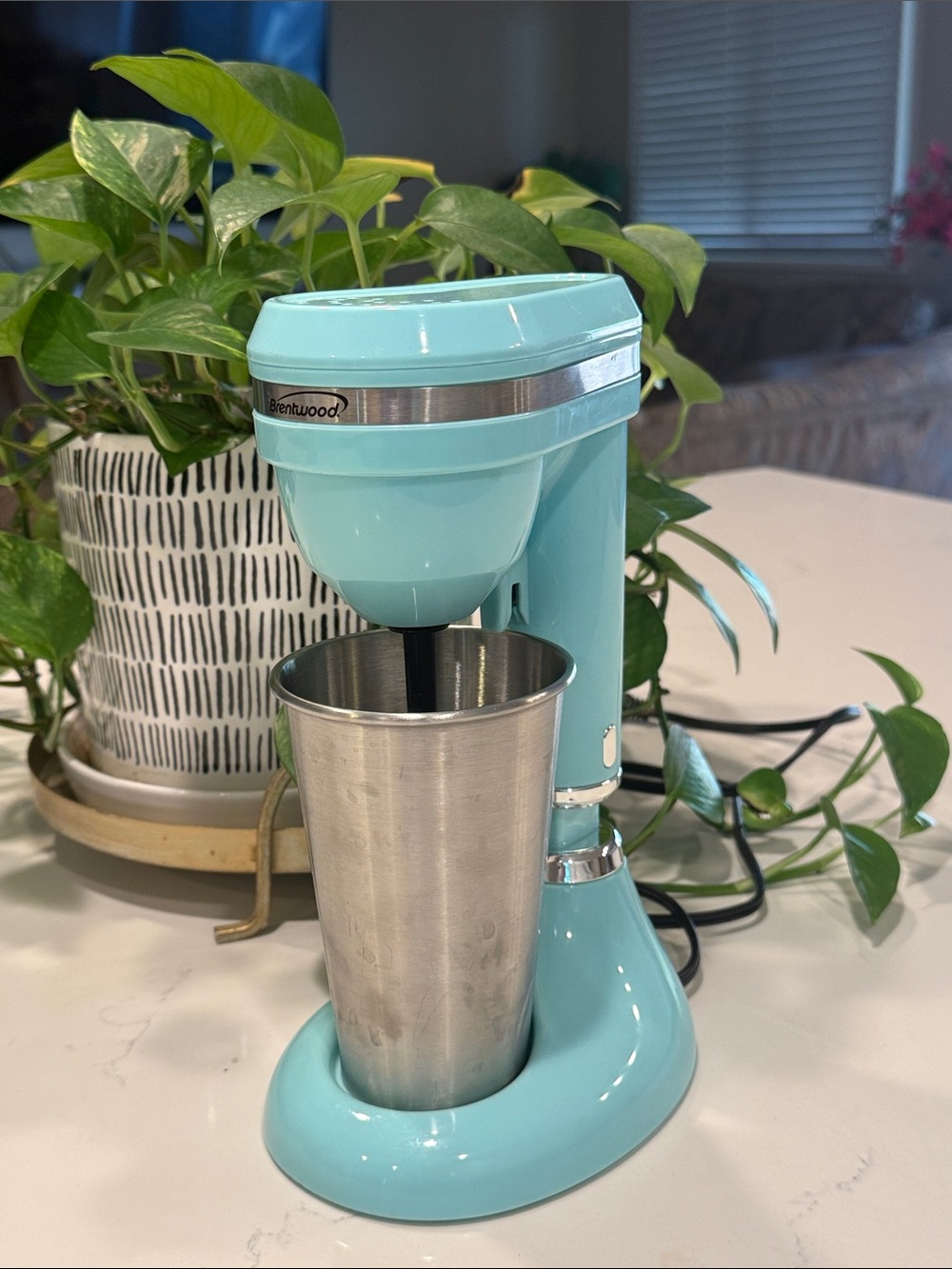 Brentwood Aqua Electric Milkshake Maker - Retro Countertop Mixer